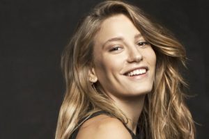 Serenay Sarıkaya'nın saatinin fiyatı dudak u&ccedil;uklattı