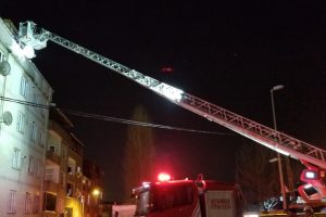 4 katlı binada yangın paniği
