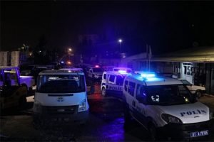 Ehliyetsiz s&uuml;r&uuml;c&uuml; gece yarısı şehri birbirine kattı