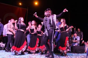 İzmir Menemenliler Roman konserinde buluştu