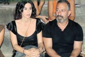 Defne Samyeli'den Cem Yılmaz'ın tam destek
