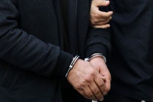 D&ouml;rt yıldır aranıyordu, saklandığı evde yakalandı