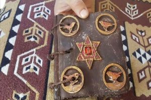Suriye'de &ccedil;alınan kitap bulundu