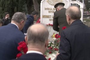 Mehmet Akif Ersoy mezarı başında anıldı