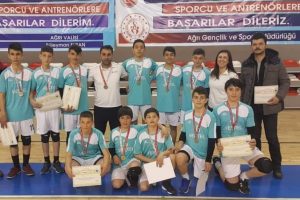 Okul sporlarında Aşkale'nin b&uuml;y&uuml;k başarısı