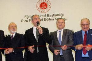 Adalet Bakanı G&uuml;l: Yargıdan temizlendiler