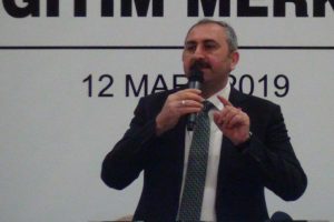 "Anayasa değil, kendi cemaatinin dediğine g&ouml;re karar veren bu g&uuml;ruh, yargıdan temizlendi"