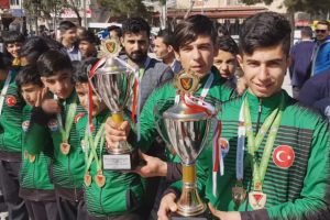 Suruçlu gençler hokeyde Türkiye Şampiyonu oldu