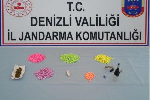 Otomobilde bulunan uyuşturucuya 5 g&ouml;zaltı