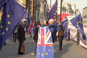 Brexit'te 'tedbir maddesi' tartışmaları