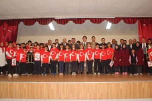 Suriyeli öğrenciler "İstiklal Marşı" okudu