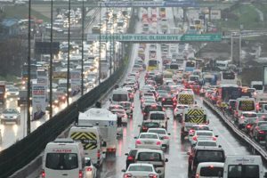 İstanbul'da yağmur şoku: Trafik kilit