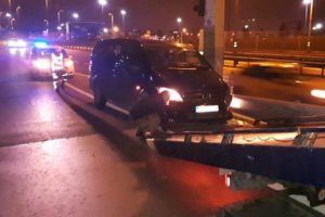 Uber s&uuml;r&uuml;c&uuml;s&uuml; kaza yaptı! Alkoll&uuml; &ccedil;ıktı...