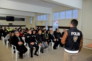 Elazığ'da "Gençlik ve Güvenli Gelecek" semineri