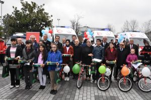 D&uuml;zce'de 4 yeni ambulans hizmete girdi