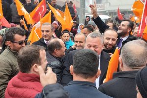 "Emlak&ccedil;ı Trump'a twit attırmayın"