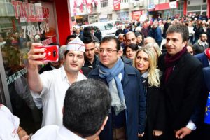 İmamoğlu, se&ccedil;im &ccedil;alışmalarını &Ccedil;atalca'da s&uuml;rd&uuml;rd&uuml;
