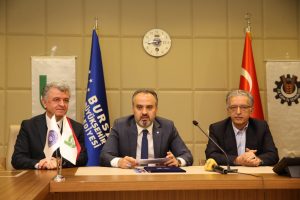 Bursa'da BESAŞ çalışanlarının toplu sözleşme sevinci