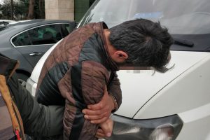 Berber d&uuml;kkanındaki uyuşturucu ş&uuml;phelisi serbest