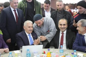 Yıldırım Arnavutk&ouml;y'de temaslarda bulundu