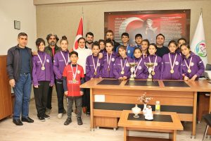 7 ma&ccedil;ta 53 gol atıp, gol yemeden şampiyon oldular