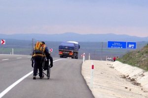 Tekerlekli sandalyeyle Tekirdağ'dan Çanakkale'ye yolculuk