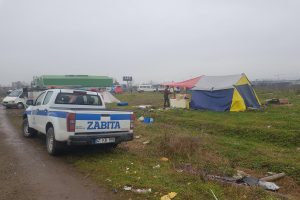 İzmit'te atık kağıt toplayanların çadırları kaldırıldı