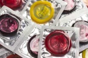 Bakanlık prezervatif dağıtacak
