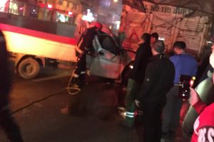 Bursa'da kamyonetle kamyon çarpıştı! 1 yaralı...