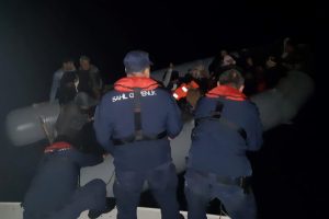 22 d&uuml;zensiz g&ouml;&ccedil;men yakalandı