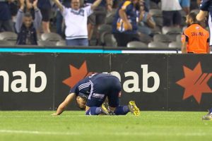 Kostas'tan secdeli tepki!
