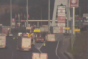 Kuzey Marmara Otoyolu'nda TIR devrildi