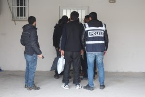Su&ccedil; makinesi hırsızlar yakalandı