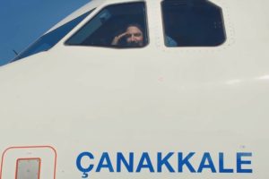 THY &Ccedil;anakkale'ye ilk u&ccedil;uşunu şehitlere adadı
