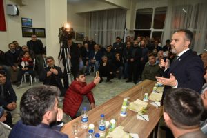 Bursa B&uuml;y&uuml;kşehir Belediye Başkanı Aktaş'a şiir s&uuml;rprizi