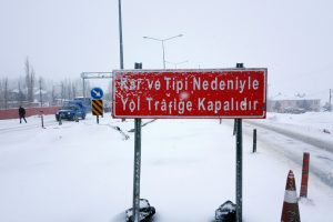 Doğu Anadolu'daki 7 ile buzlanma ve &ccedil;ığ uyarısı