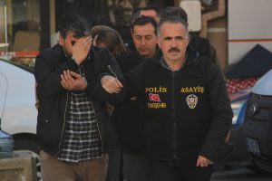 Tarihi eser operasyonuna 2 g&ouml;zaltı