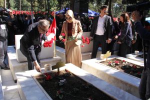 Mersin Şehitliğinde duygulandıran t&ouml;ren