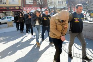 4 ilde fuhuş operasyonu: 16 g&ouml;zaltı