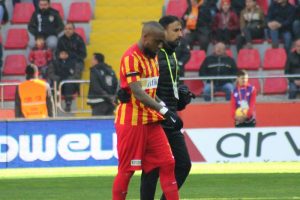 Jean Armel Kana Bıyık kadrodan &ccedil;ıkartıldı