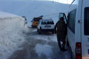 Ara&ccedil;lar tipide mahsur kaldı