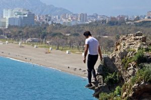 Antalya'da falezlerde korku dolu anlar