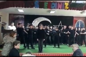 D&uuml;ğ&uuml;nlerde "Hey Onbeşli" t&uuml;rk&uuml;s&uuml; tepkisi