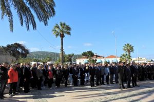 &Ccedil;anakkale şehitleri İzmir &Ccedil;eşme'de anıldı