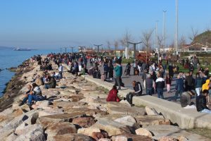 Havalar ısındı vatandaşlar sahile akın etti
