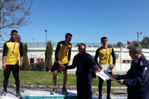 Polis okulu &ouml;ğrencileri madalyaları topladı