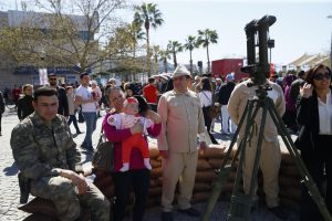 İzmir'de halka '&Ccedil;anakkale men&uuml;s&uuml;' ikram edildi