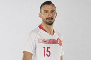 Mehmet Topal, A Milli Takım'ın kadrosundan &ccedil;ıkartıldı