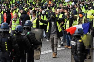 Macron y&ouml;netimi, Sarı Yelekler protestolarını yasaklıyor