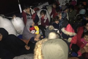 54 ka&ccedil;ak g&ouml;&ccedil;men yakalandı